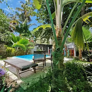 Riviera Eco Travelers Мини-отель